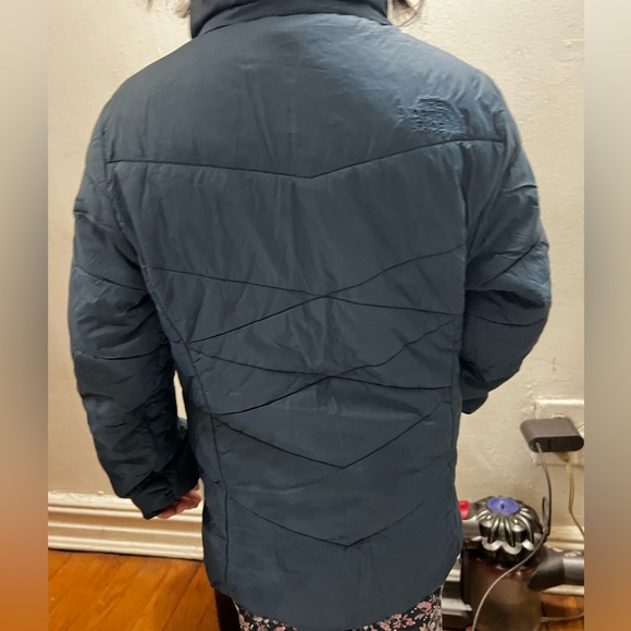 The NorthFace Kids Jacket. Size-XS, Color -Blue. - Picture 2 of 5